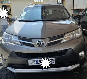Toyota RAV4 2016 Gold