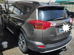 Toyota RAV4 2016 Gold