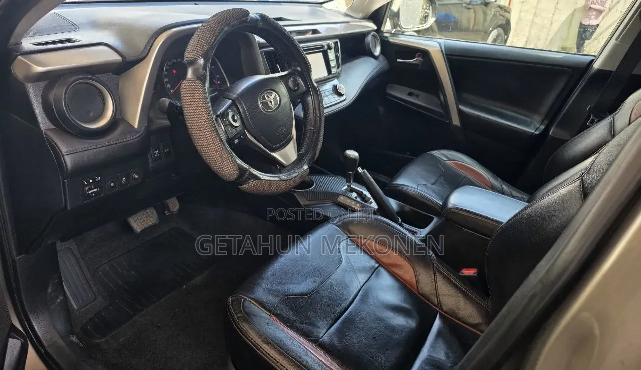 Toyota RAV4 2016 Gold