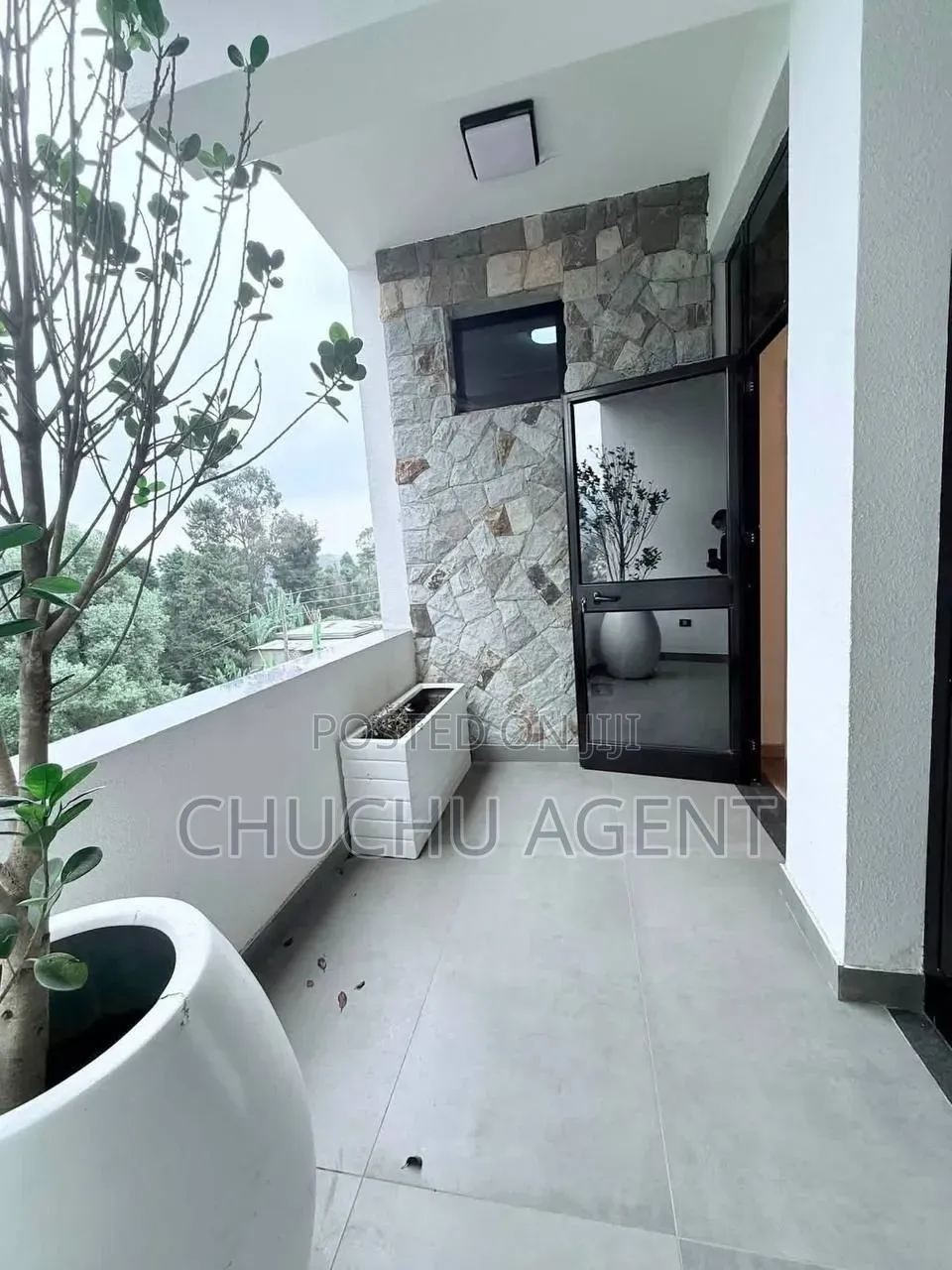8bdrm Townhouse/Terrace in Yeka for sale