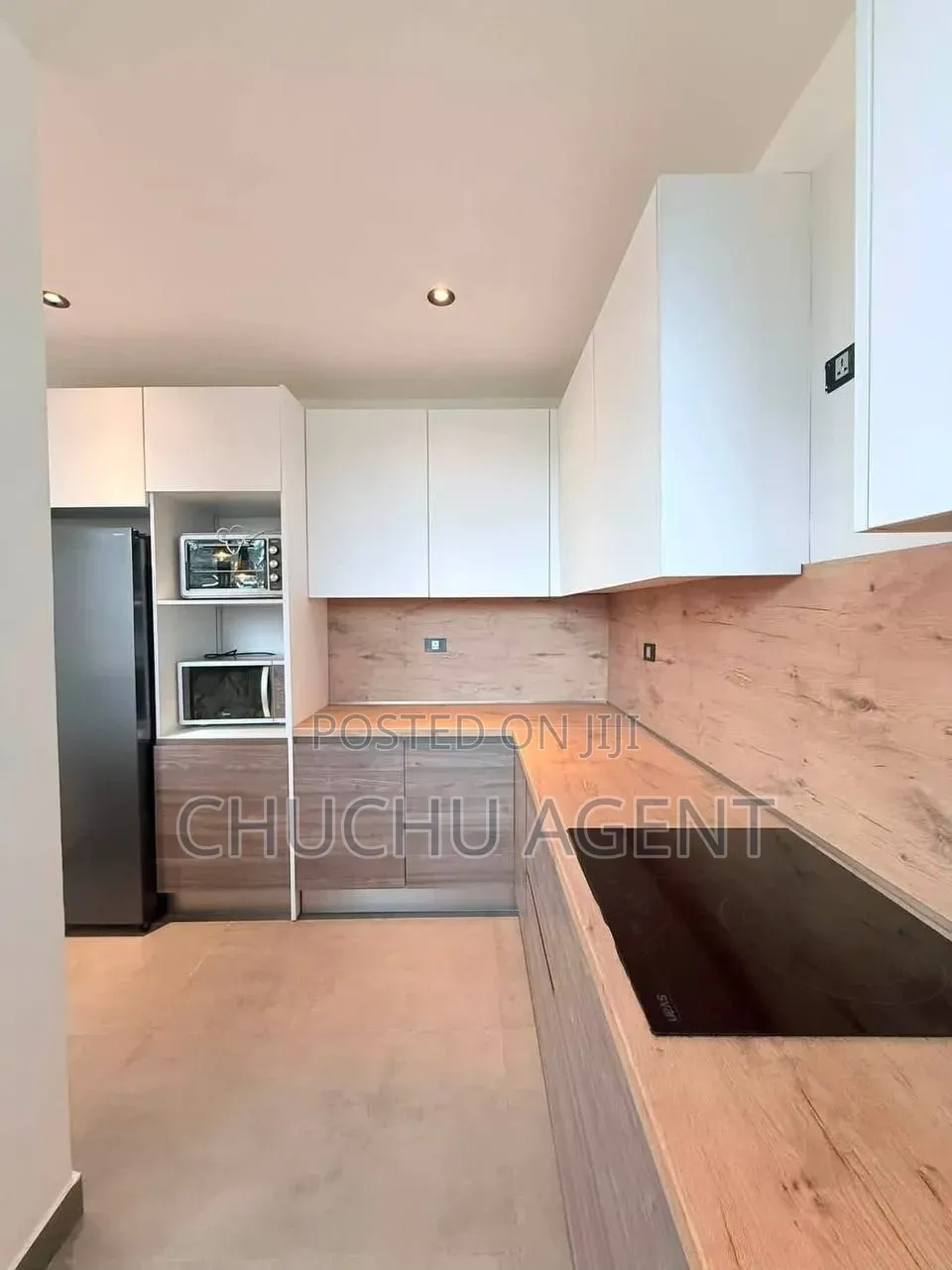 8bdrm Townhouse/Terrace in Yeka for sale