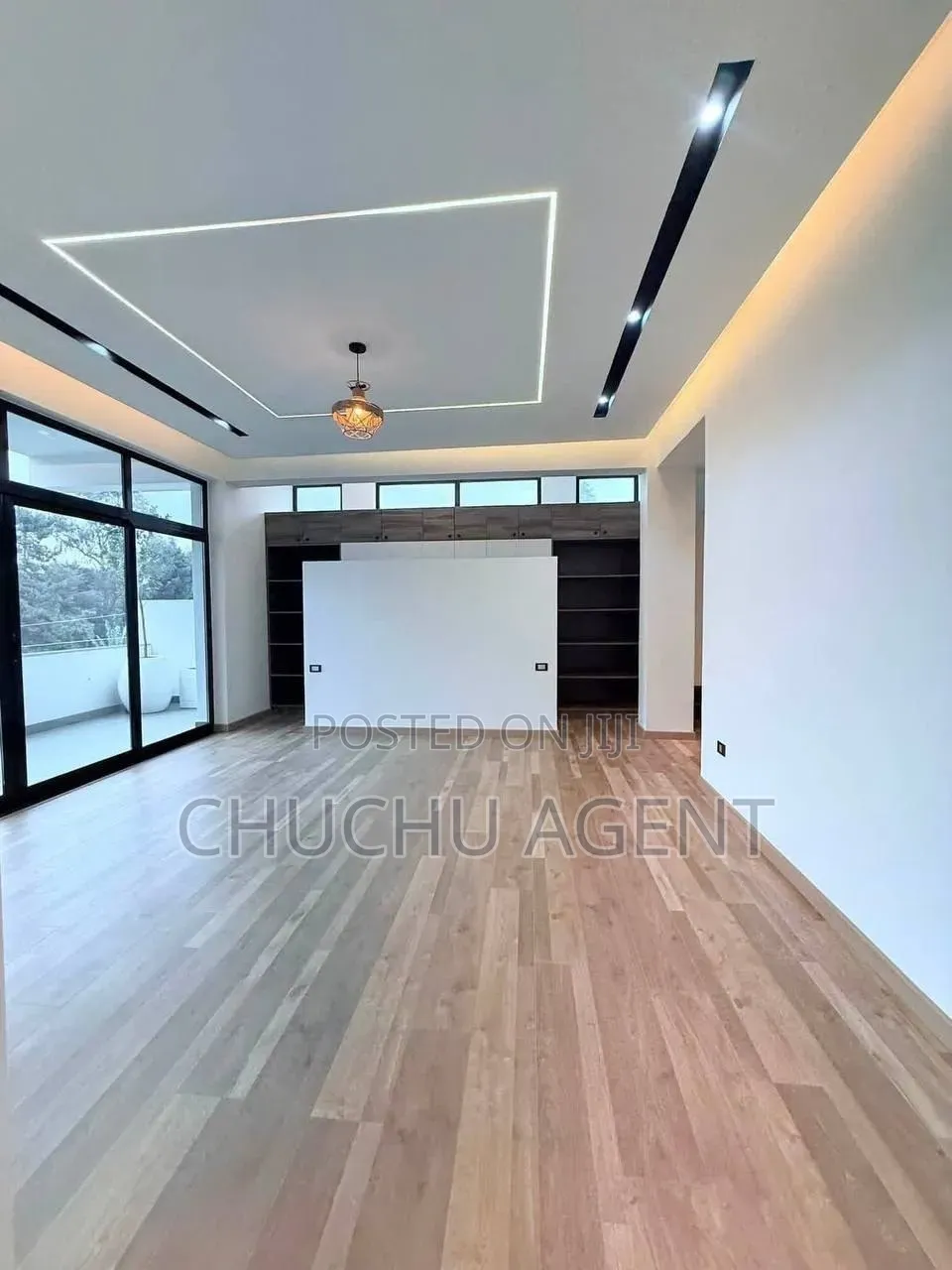8bdrm Townhouse/Terrace in Yeka for sale