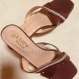 LUCY Fashion Ladies Low Heel Shoes