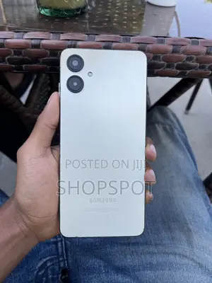 Samsung Galaxy A06 64 GB Gold