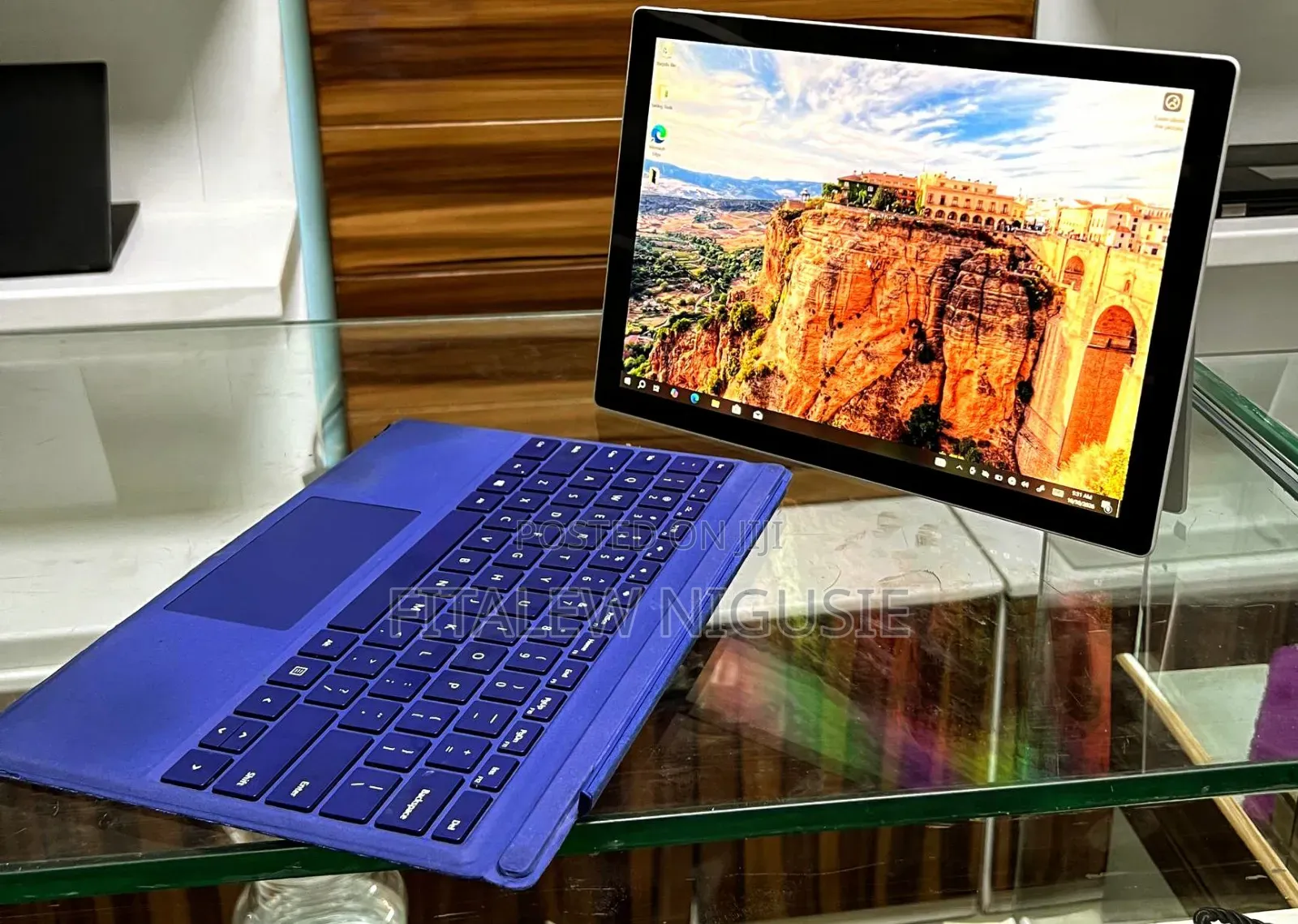New Laptop Microsoft Surface Pro 8GB Intel Core i5 SSD 256GB