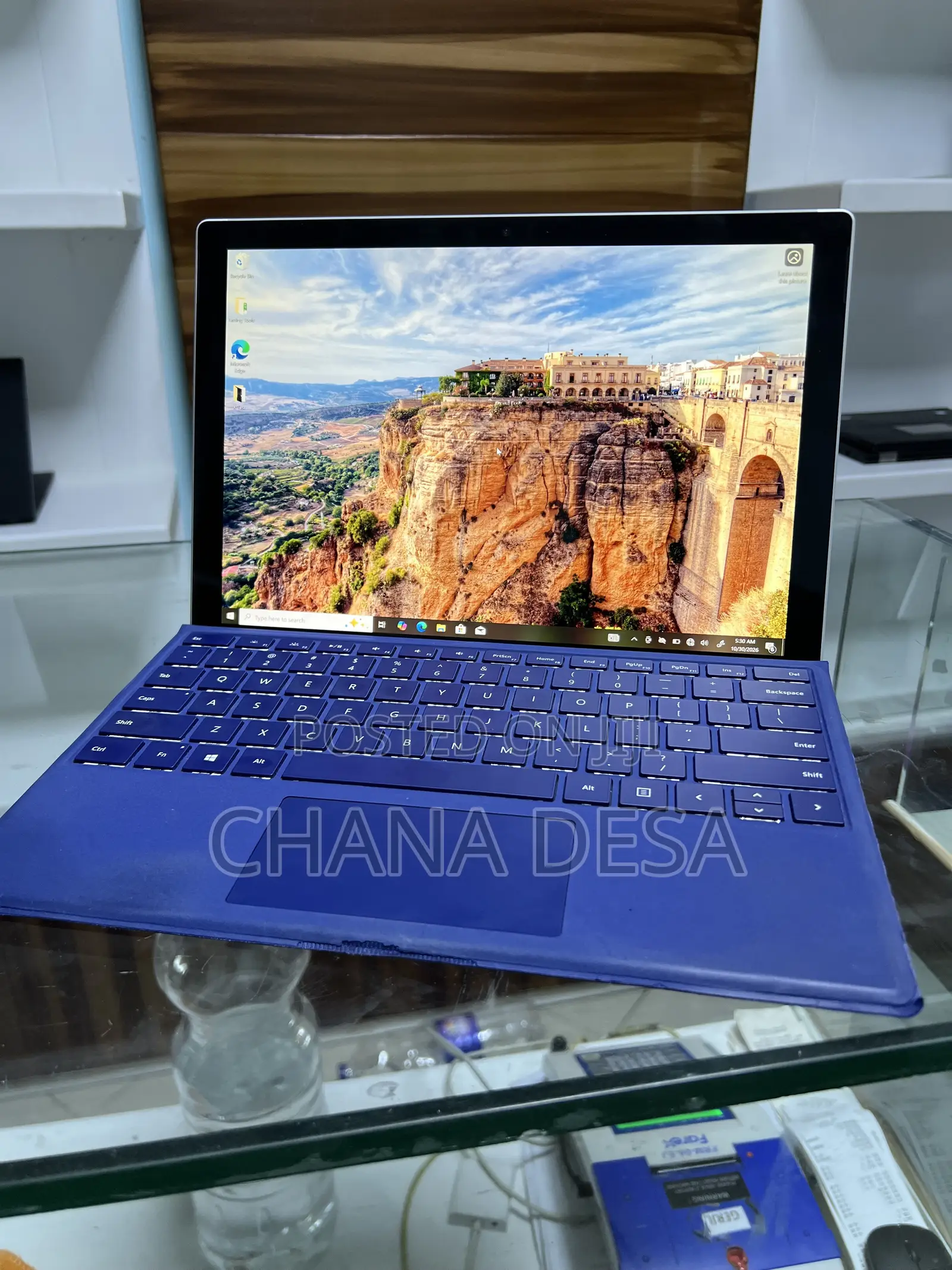 New Laptop Microsoft Surface 8GB Intel Core i5 SSD 256GB