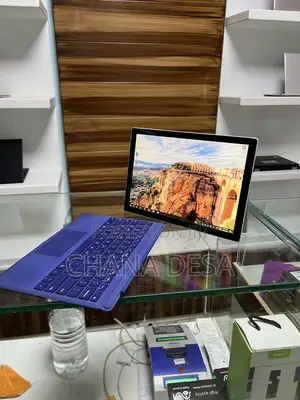 New Laptop Microsoft Surface 8GB Intel Core i5 SSD 256GB