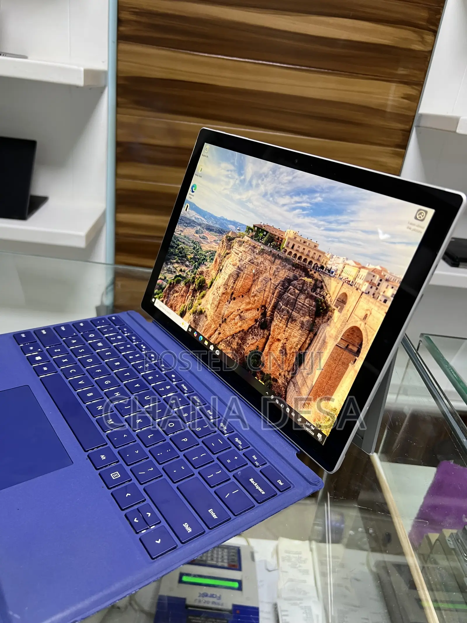 New Laptop Microsoft Surface 8GB Intel Core i5 SSD 256GB
