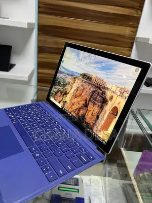 New Laptop Microsoft Surface 8GB Intel Core i5 SSD 256GB