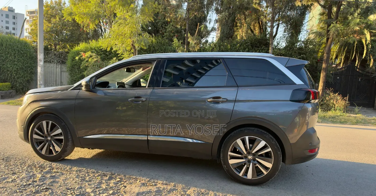 Peugeot 5008 2020 Brown