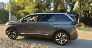Peugeot 5008 2020 Brown