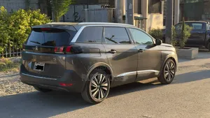 Peugeot 5008 2020 Brown