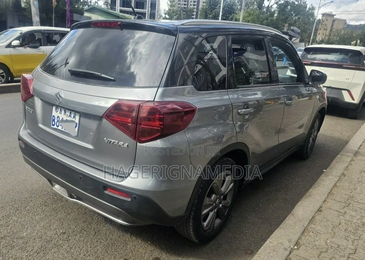 Suzuki Vitara 2021 Gray