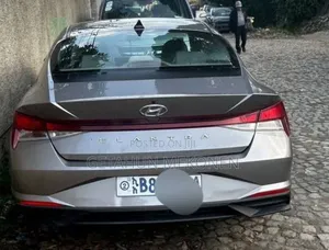 Hyundai Elantra 2021 Silver