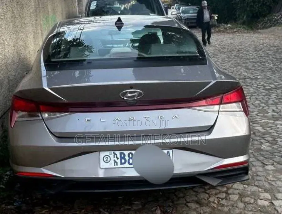 Hyundai Elantra 2021 Silver