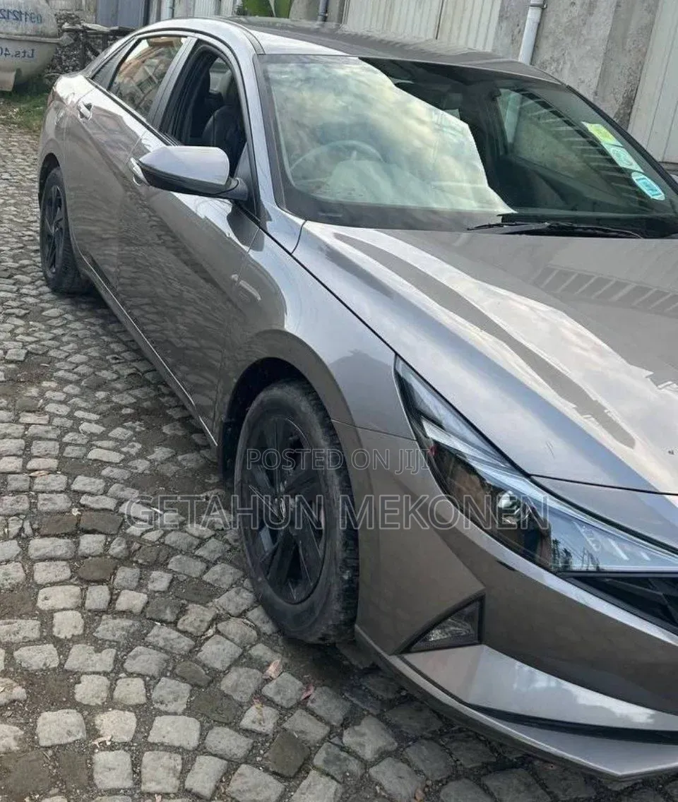 Hyundai Elantra 2021 Silver
