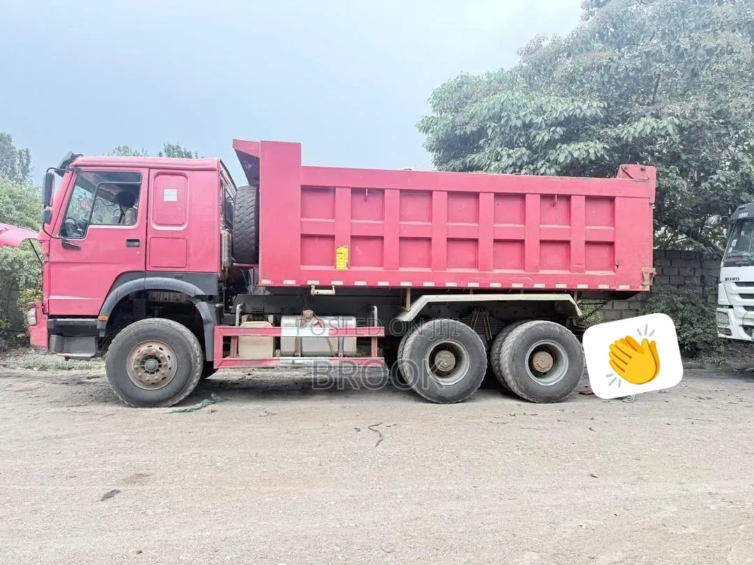 Sinotruk Howo 2021 Red