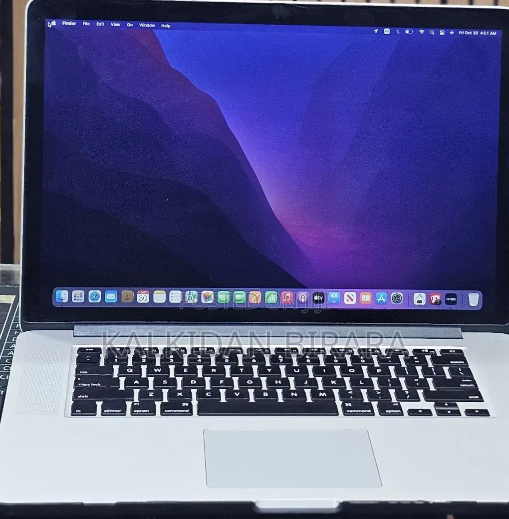 New Laptop Apple MacBook Pro 2015 16GB Intel Core i7 SSD 512GB