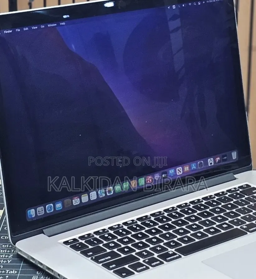 New Laptop Apple MacBook Pro 2015 16GB Intel Core i7 SSD 512GB