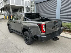 New Toyota Hilux Invincible (Hybrid) 2026 Brown