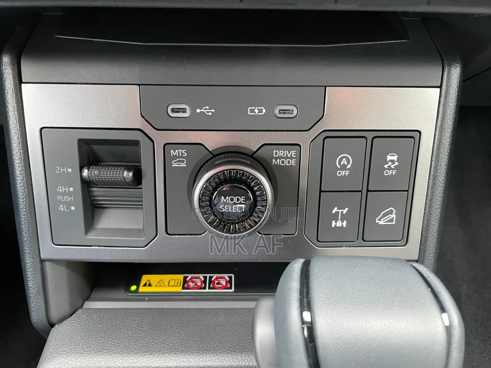 New Toyota Hilux Invincible (Hybrid) 2026 Brown