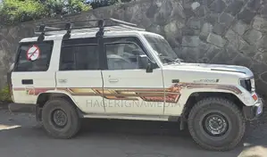 Toyota Land Cruiser 1996 White