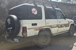 Toyota Land Cruiser 1996 White