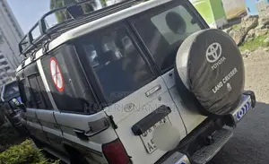 Toyota Land Cruiser 1996 White