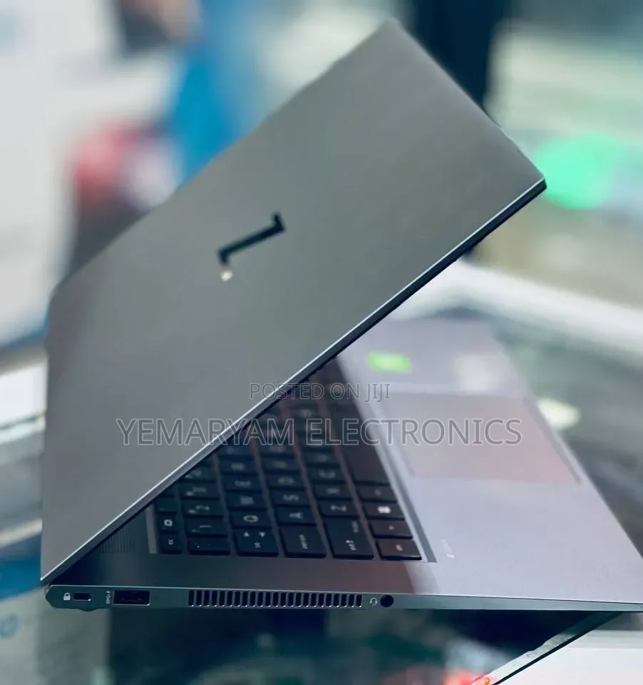 New Laptop HP ZBook 15 32GB Intel Core i9 SSD 512GB