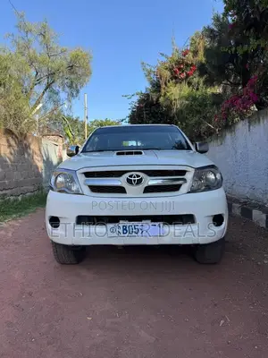 Toyota Hilux 2007 White