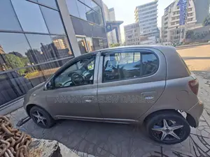 Toyota Vitz 2000