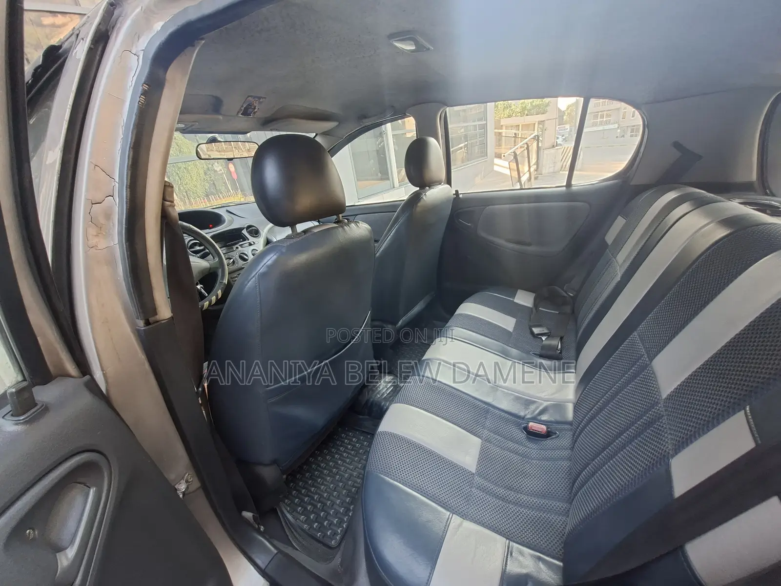 Toyota Vitz 2000