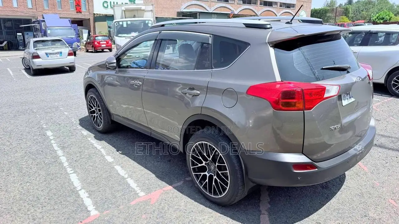 Toyota RAV4 2016 Brown