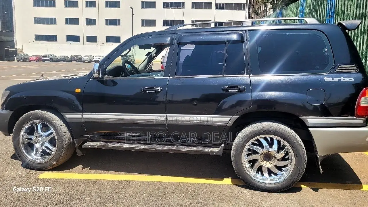 Toyota Land Cruiser 2006 Black
