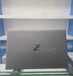 New Laptop HP ZBook Firefly G8 16GB Intel Core i7 SSD 512GB