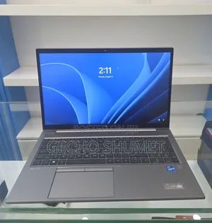 New Laptop HP ZBook Firefly G8 16GB Intel Core i7 SSD 512GB