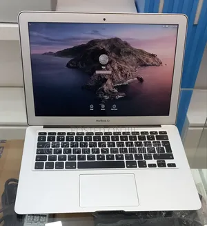 New Laptop Apple MacBook Air 2012 4GB Intel Core i5 SSD 128GB