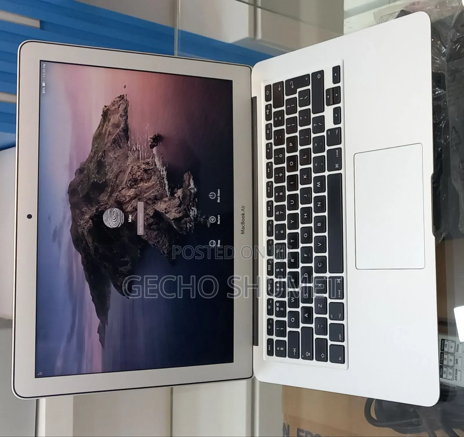 New Laptop Apple MacBook Air 2012 4GB Intel Core i5 SSD 128GB