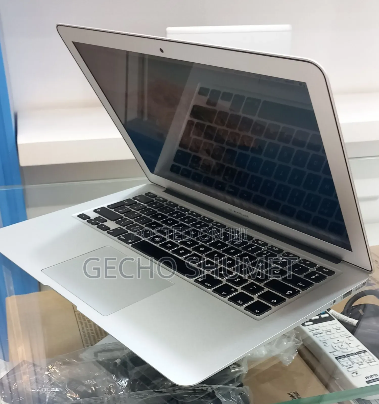 New Laptop Apple MacBook Air 2012 4GB Intel Core i5 SSD 128GB