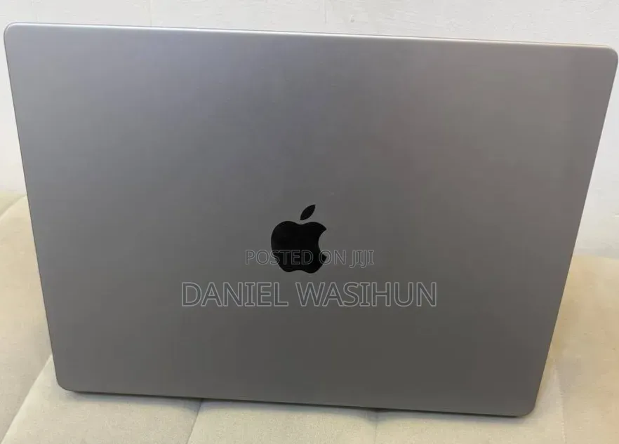 New Laptop Apple MacBook Pro 2023 M3 8GB Apple M3 Pro SSD 512GB