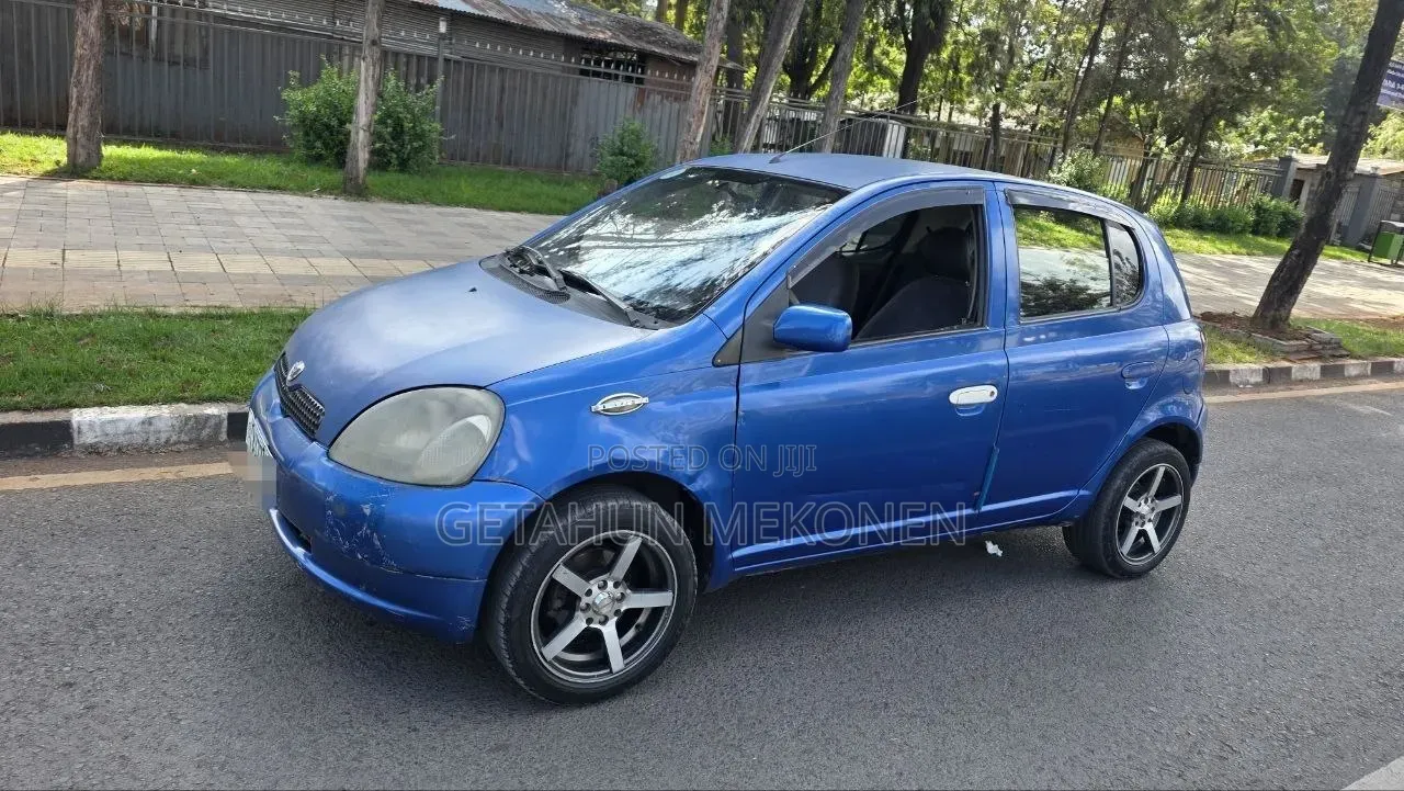 Toyota Vitz 2002 Blue