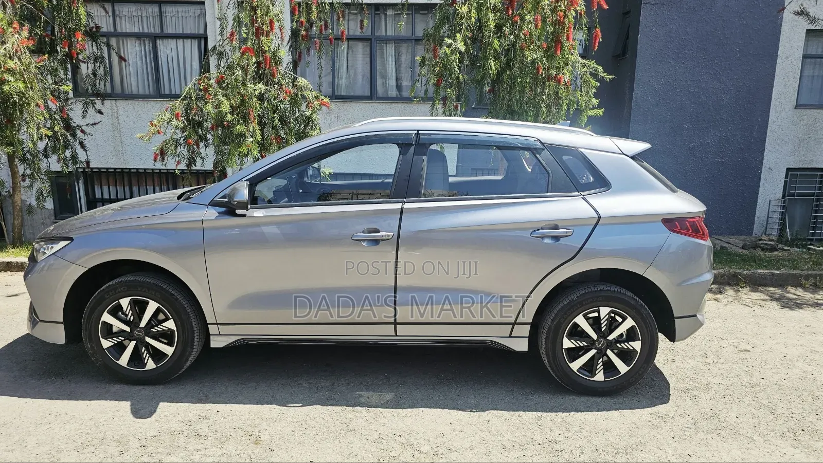 BYD E2 43 kWh 94 hp FWD 2025 Gray