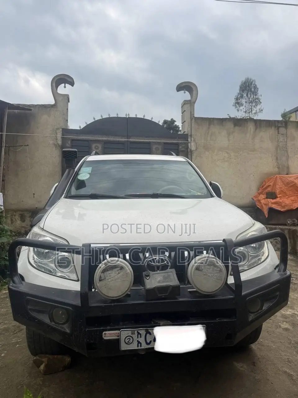Toyota Land Cruiser Prado 2013 White