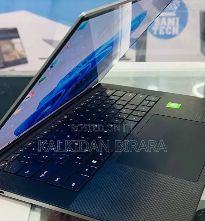 New Laptop Dell Precision 5570 16GB Intel Core i7 SSD 512GB