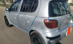 Toyota Vitz 2004 Silver