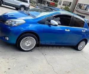 Toyota Yaris 2013 Blue