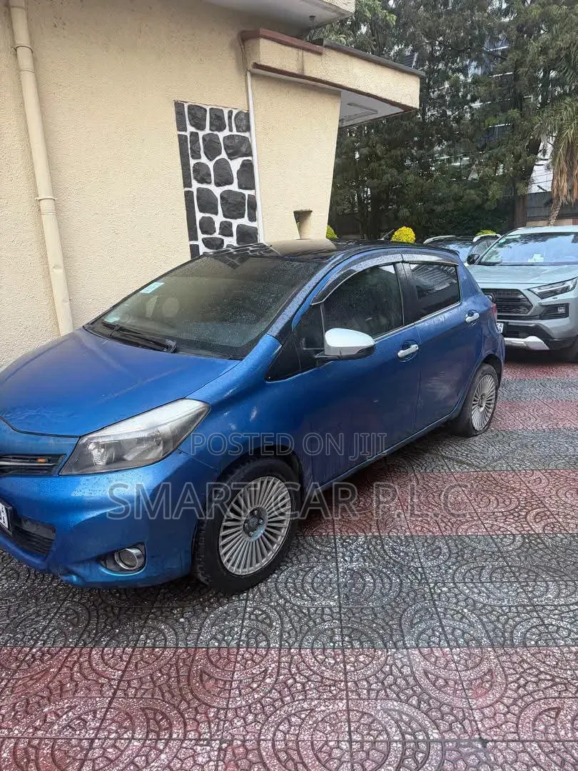Toyota Yaris 2013 Blue