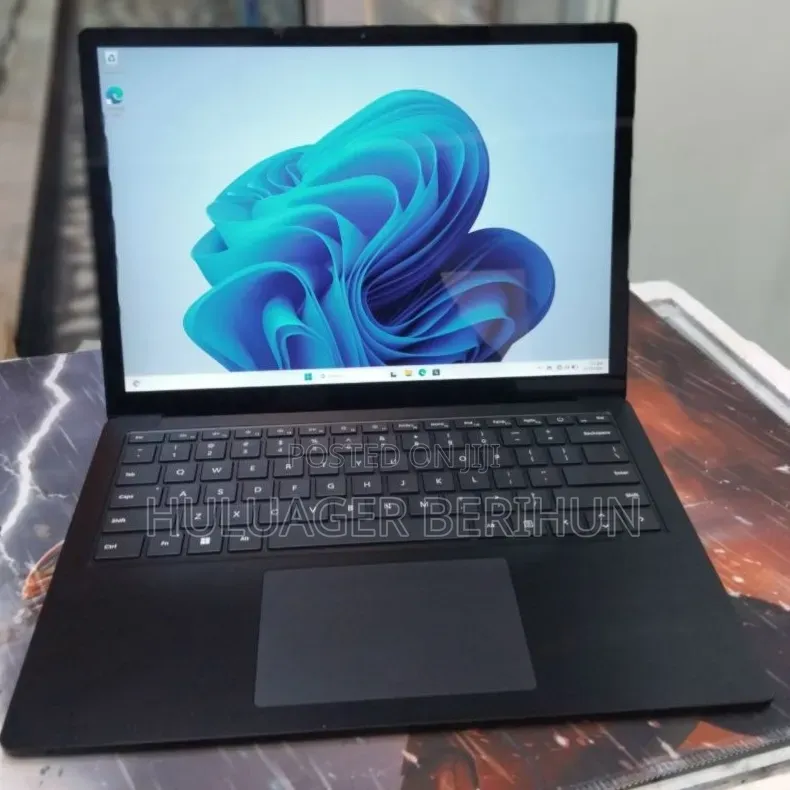 New Laptop Microsoft Surface Laptop 5 16GB Intel Core i7 SSD 256GB
