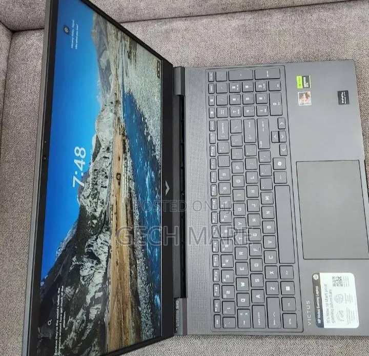 New Laptop HP Victus 15 16GB AMD Ryzen 7 SSD 1T