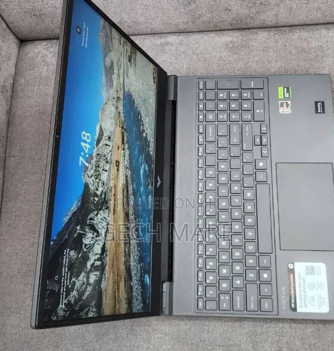 New Laptop HP Victus 15 16GB AMD Ryzen 7 SSD 1T
